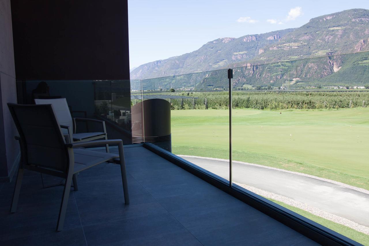 The Lodge Sporthotel - Golfclub Eppan Eppan an der Weinstraße Exterior foto